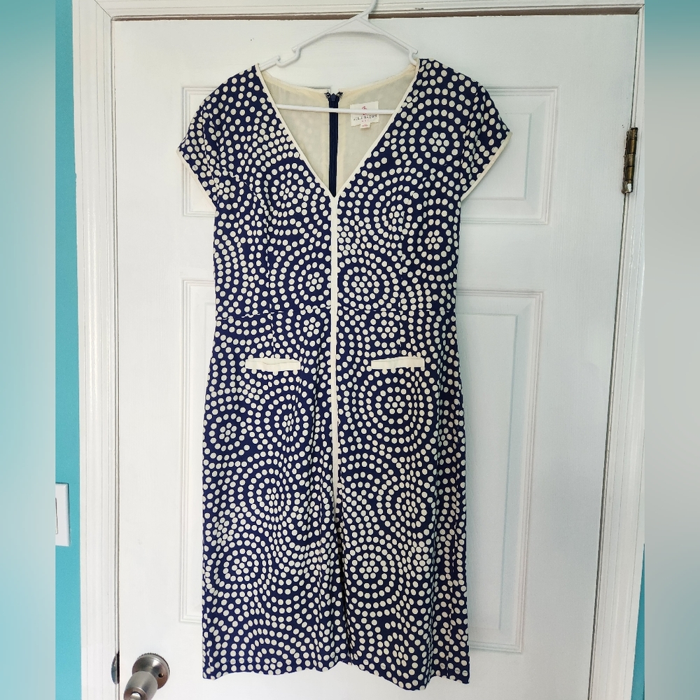 Gorgeous, flattering blue and white polka dot Julie Brown NYC size 10 sheath